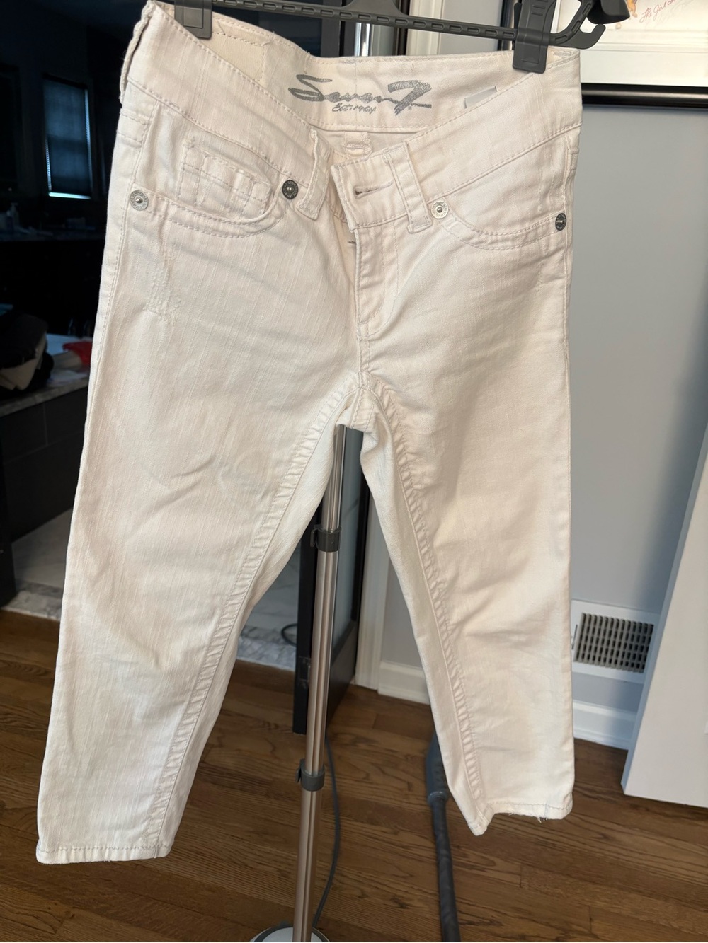 Seven7 White Cropped Ankle Jeans